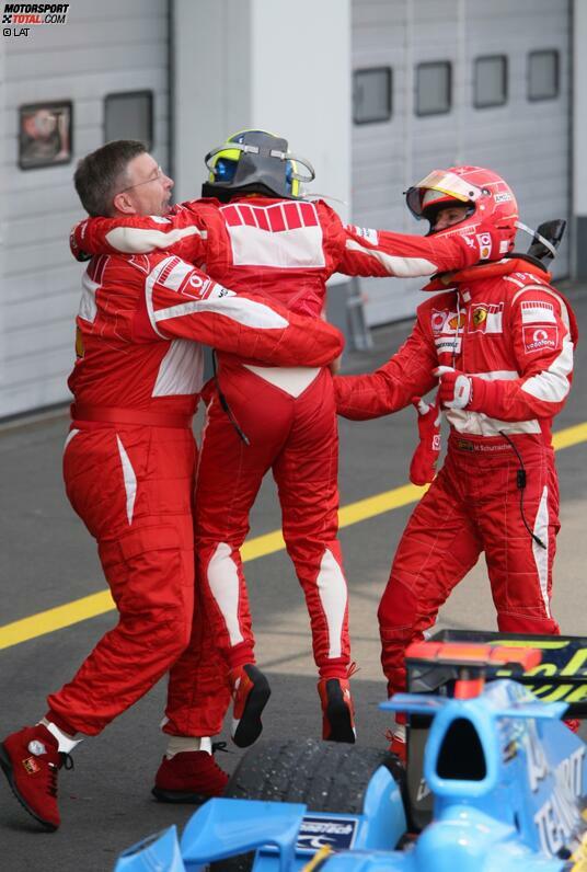 Doch Massa bringt auch Leistung. Schon beim fünften Rennen der Saison holt er sich seine erste Podiumsplatzierung. Beim Grand Prix von Europa auf dem Nürburgring heißt der Sieger Schumacher, weswegen Ferrari doppelten Grund zur Freude hat.