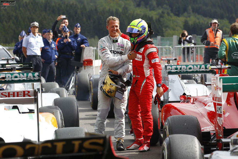 Auch die Saison 2011 hält für beide Piloten keine großen Erfolge bereit. Massa belegt am Ende erneut Platz sechs. Schumacher wird Achter.