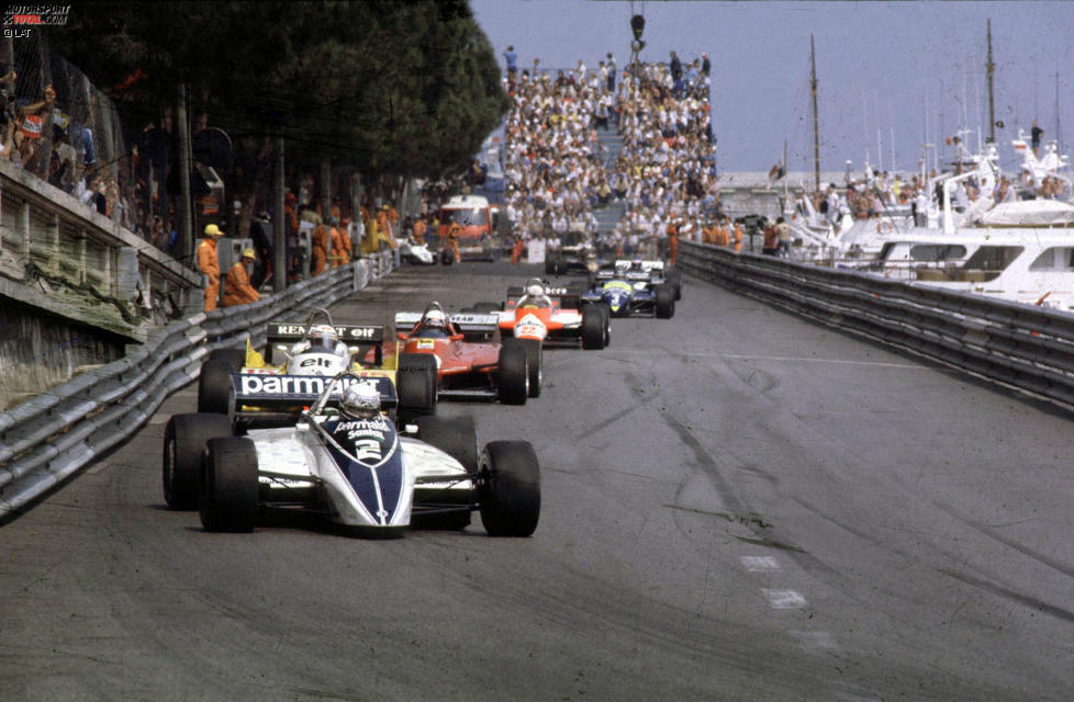 Das Rennen an der Cote d'Azur von 1982 bleibt vor allem durch einen kuriosen Zieleinlauf in Erinnerung. Alain Prost fällt in Führung liegend in der 74. Runde aus. Riccardo Patrese übernimmt Platz eins, fällt jedoch durch einen Dreher zurück. Didier Pironi geht in Führung, bleibt seinerseits aber in der 76. und letzten Runde wegen Treibstoffmangels stehen. Auch der dahinter liegende Derek Daly muss sein Auto wegen eines Getriebeschadens abstellen. So kann Patrese doch noch seinen ersten Grand-Prix-Sieg feiern.