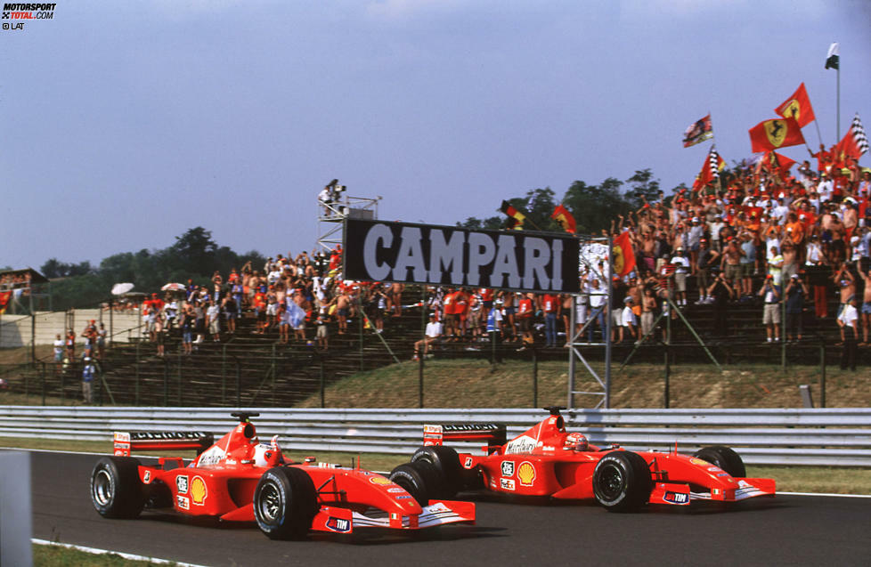 2001 gewinnt Michael Schumacher das Rennen in Ungarn vor seinem Teamkollegen Rubens Barrichello und David Coulthard. Es ist Schumachers 51. Sieg in der Formel-1. Damit hat der Deutsche zu diesem Zeitpunkt den Rekord von Alain Prost eingestellt und sich den vierten WM-Titel gesichert, den zweiten in Folge mit Ferrari. Außerdem gewinnt das Team mit dem Doppelsieg von Schumacher und Barrichello ebenfalls vorzeitig die Konstrukteursmeisterschaft.
