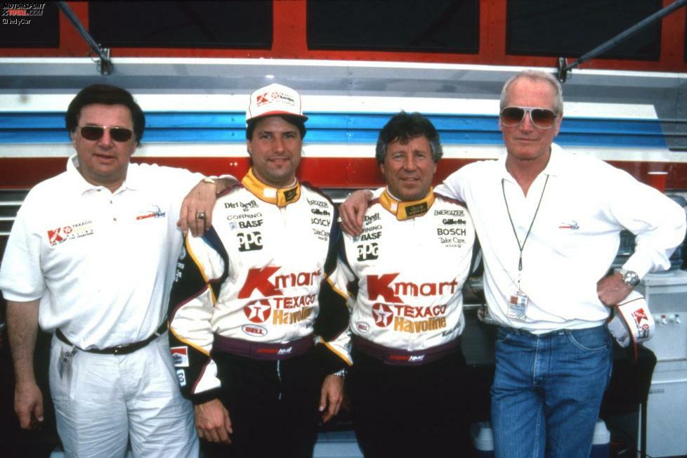 Michael Andrettis größter Erfolg kommt 1991 mit dem IndyCar-Titel. Hier mit Papa Mario, Carl Haas (li.) und Paul Newman (re.).
