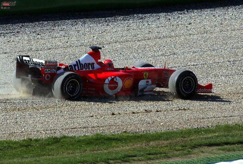 Auch Weltmeister Schumacher hat mit dem schnellen Kurs von Spielberg, der nur auf den ersten Blick einfach aussieht, seine liebe Mühe, wie dieser Ausrutscher aus dem zweiten Freien Training beweist.