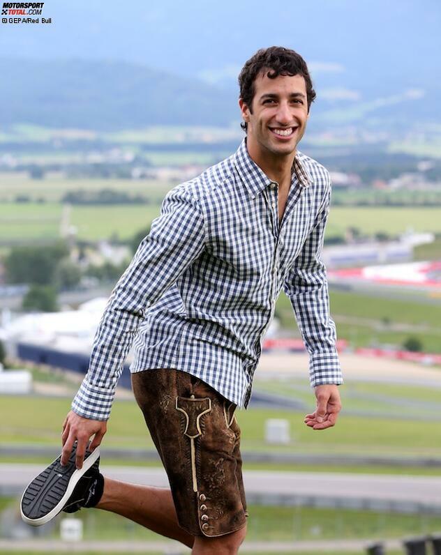 Daniel Ricciardo testete den passenden Overall. Auch in Lederhosen machte der australische Sunnyboy eine gute Figur, am passenden Schuhwerk müssen er und Red Bull allerdings noch arbeiten.