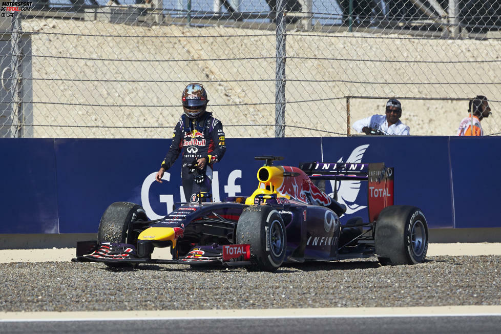 Für Sebastian Vettel beginnt der Samstag dann nicht nach Wunsch: Der Red-Bull-Pilot dreht sich im dritten Training ins Kiesbett und muss die letzten 20 Minuten als Zuschauer verbringen. Doch der Fauxpas hat noch größere Auswirkungen für den Heppenheimer: Weil sein Turbo durch das abrupte Stehen ein Hitzeproblem bekommen hat, strandet der Weltmeister in der Qualifikation als Elfter bereits in Q2.