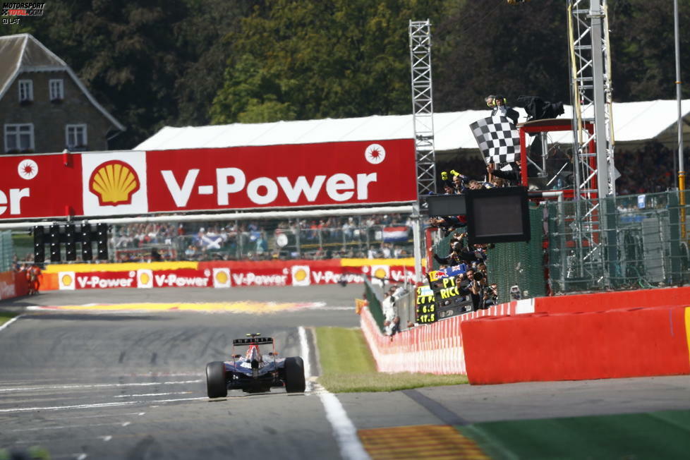 Nach 44 Runden geht Daniel Ricciardo als Erster über die Ziellinie und darf sich über seinen dritten Sieg in der Königsklasse freuen.