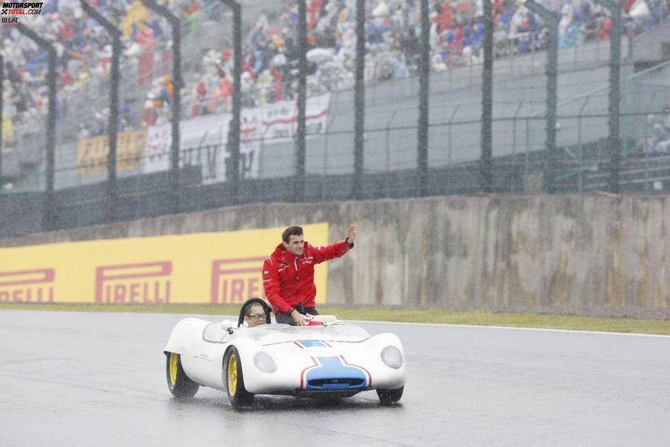 Mit großen Ambitionen startet Jules Bianchi am 5. Oktober 2014 in den Grand Prix von Japan. Bei schwierigen Bedingungen auf der Rennpiste von Suzuka rutscht er in der 46. Runde von der Strecke und trifft mit seinem Auto ein Bergungsfahrzeug in Kurve sieben. Dabei zieht er sich schwere Kopfverletzungen zu, an denen er neun Monate später verstirbt.