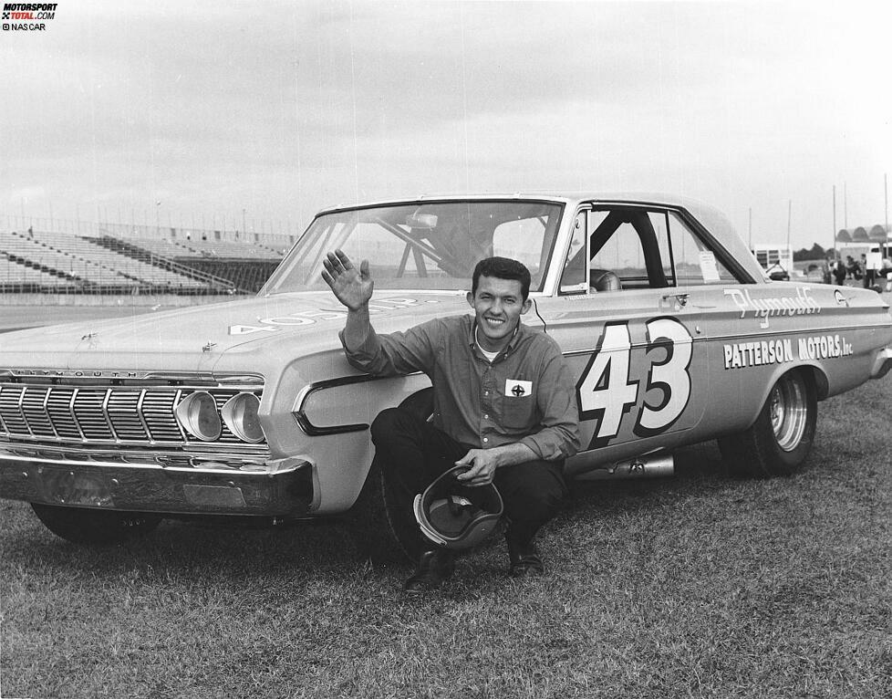 1964 holt sich ein blutjunger Richard Petty seinen ersten Sieg im Daytona 500. Der 