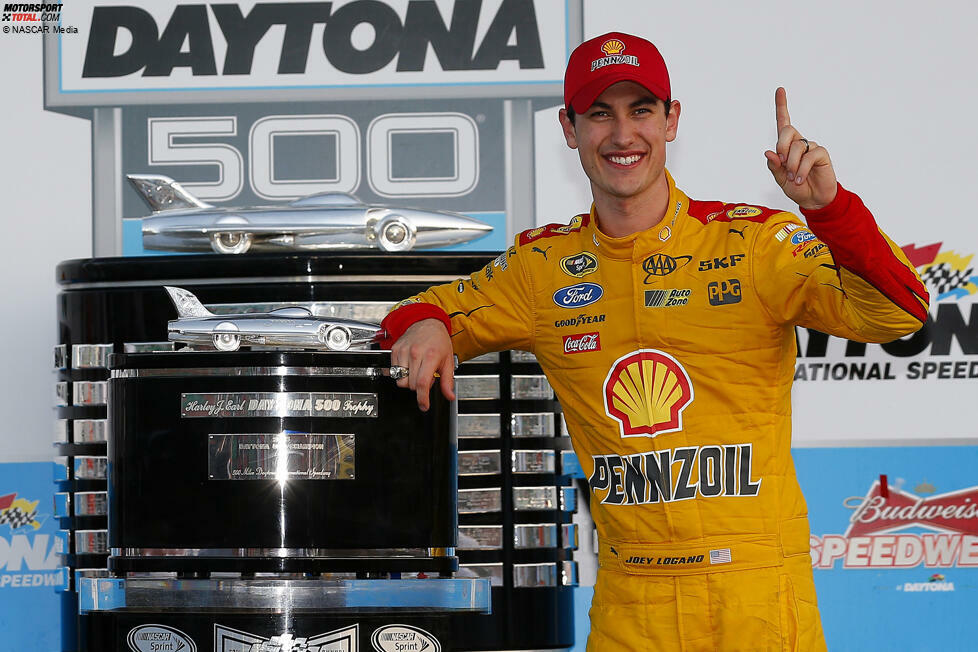 2015 setzt sich Penske-Pilot Joey Logano erstmals beim Daytona 500 durch.