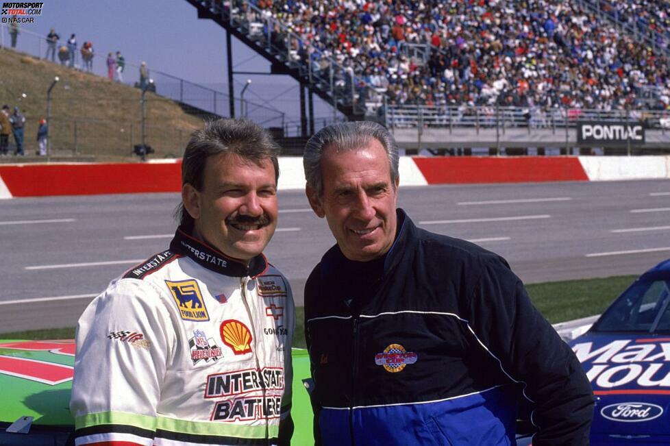 Das Finale 1993 gerät zur Dale-and-Dale-Show: Dale Jarrett gewinnt sein erstes Daytona 500, was Papa Ned Jarrett live im US-amerikanischen TV kommentieren darf. 