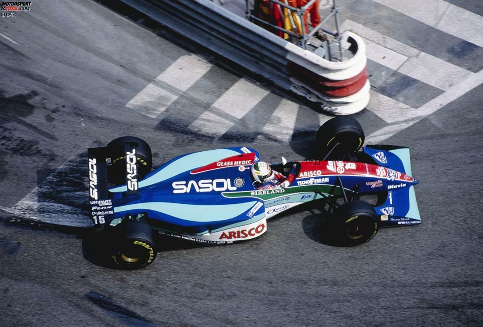 Als die Karriere schon beendet schien, kam 1994 ein Anruf von Eddie Jordan: Ausgerechnet weil Eddie Irvine wegen einer Harakiri-Aktion eine Rennsperre kassierte, musste de Cesaris bei seinem alten Kumpel für zwei Grands Prix einspringen. In Monaco enttäuschte er nicht und sorgte für einen sensationellen vierten Platz, was nicht unbemerkt blieb...
