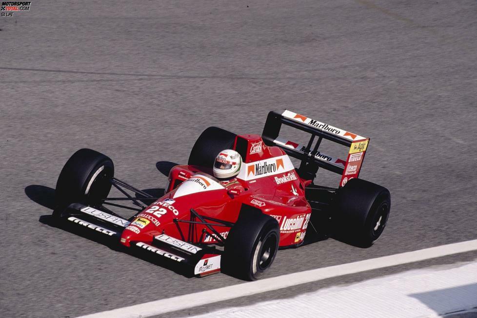 Auch in den Jahren 1989 und 1990 bei Scuderia Italia war de Cesaris öfter im Hinterfeld und im Kiesbett zu finden als in Podiumsnähe. Mit unglaublichen Aktionen machte er dennoch von sich Reden: In Monaco 1989 war er nach einem Unfall in der Loews-Kurve kurz davor, Nelson Piquet in seinem verkeilten Auto den Kopf abzureißen. Von einer