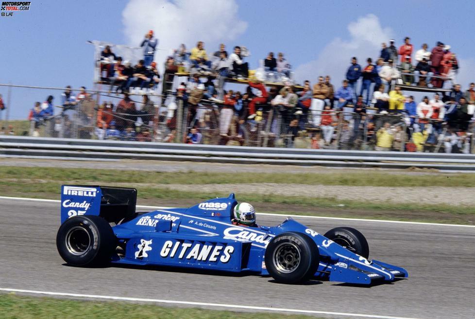 Dass de Cesaris nach 1984 ein zweites Jahr bei Ligier blieb, war aus politischer Sicht ein Wunder: Teamboss Guy Ligier hatte einen Werbedeal mit der Tabakmarke Gitanes an Land gezogen, de Cesaris wurde aber größtenteils von seinem persönlichen Geldgeber Marlboro bezahlt. Trotz vereinzelt starker Leistung wurde de Cesaris seine Vorliebe für Kleinholz einmal mehr zum Verhängnis, schließlich erklärte Ligier zu seinem Rauswurf mitten in der Saison: "Ich kann es mir nicht leisten, diesen Mann noch länger zu beschäftigen!"