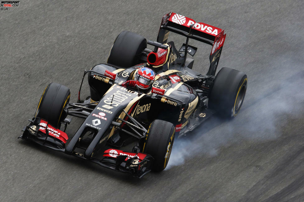 Romain Grosjean einmal mehrim Pech: Zum vierten Mal in der Saison 2014 - muss der Franzose seinen Lotus mit technischen Schwierigkeiten abstellen, diesmal mit Kühlungsproblemen.