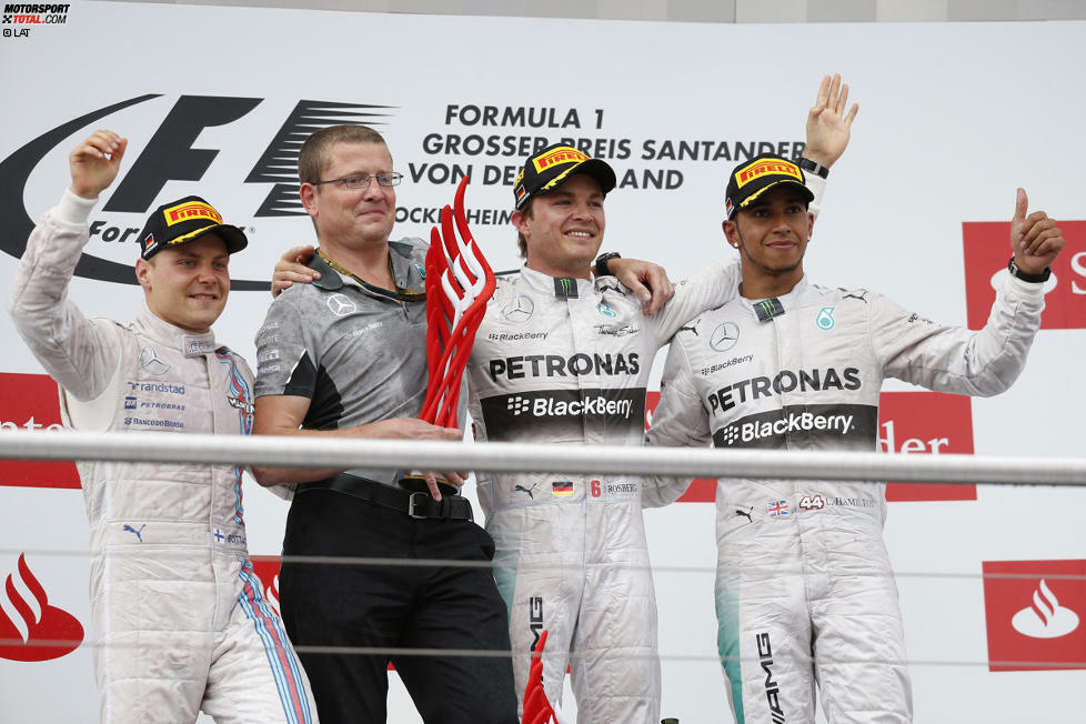 Am Ende gewinnt Rosberg souverän seinen ersten Heim-Grand-Prix in Deutschland und baut die WM-Führung auf seinen Teamkollegen Hamilton, der sich von Startplatz 20 bis aufs Podium vorgekämpft hat, auf 14 Punkte aus. Bottas wird nach erneut starkem Rennen Zweiter.