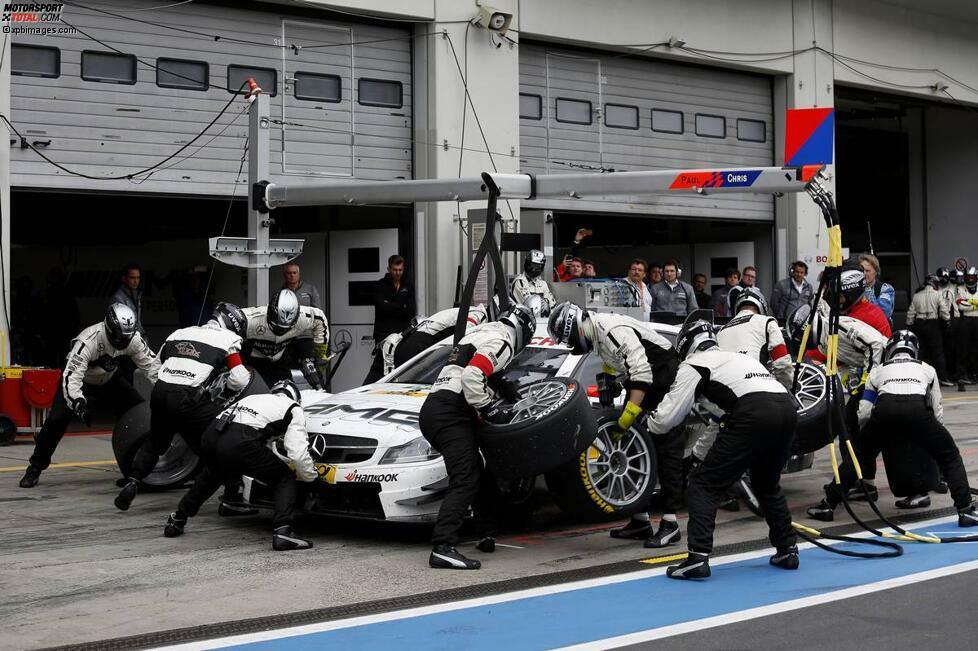 Der schnellste Boxenstopp: Den schnellsten Boxenstopp absolvierte beim siebten Lauf die HWA-Mannschaft am Mercedes von Paul di Resta. Zwischen den beiden Messpunkten am Anfang und Ende der Boxengasse verstrichen beim Service des Schotten in Runde 23 exakt 27,623 Sekunden. Damit war die Mercedes-Truppe fast eine Viertelsekunde schneller als MTEK-BMW, das Antonio Felix da Costa in 27,862 Sekunden abfertigte.