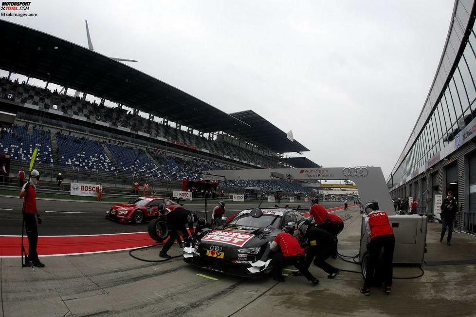 Der schnellste Boxenstopp: Den schnellsten Stopp beim Rennen der DTM auf dem Lausitzring absolvierte Phoenix-Audi am Fahrzeug von Timo Scheider. Zwischen den beiden Messpunkten am Anfang und Ende der Boxengasse verstrichen 31,924 Sekunden. Interessant: Der spätere Sieger Pascal Wehrlein (HWA-Mercedes) büßte im Vergleich zu Scheider fast zwei Sekunden beim Stopp ein. Geschadet hat es ihm am Ende nicht.