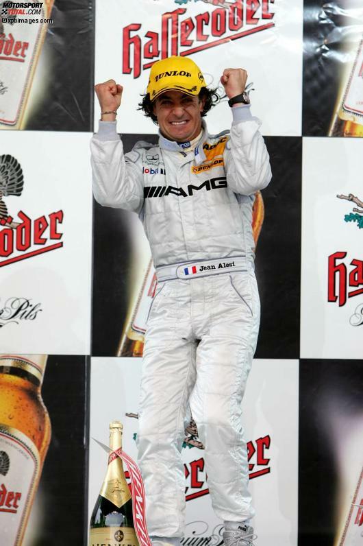 Hockenheim 2005: Jean Alesi (Mercedes) freut sich diebisch über seinen Sieg im Auftaktrennen. Am Jahresende reicht es aber nur zu Position sieben. Meister wird Gary Paffett (Mercedes).