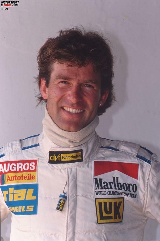 Kennen Sie diesen jungen Herrn noch? Es ist Christian Danner, der am Ende der 1980er-Jahre zeitweise parallel in Formel 1 und DTM unterwegs war. 1988 war er im BMW M3 in der kompletten DTM-Saison vertreten, 1989 absolvierte er jedoch nur ein Teilprogramm.