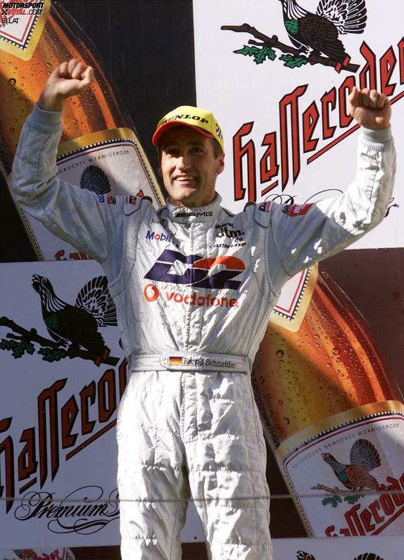 2001: Erneut hat Bernd Schneider (Mercedes) schon zur Saisonhälfte die Gesamtführung inne, um auch nach dem letzten Rennen vorn zu sein. Wieder wird er Meister.
