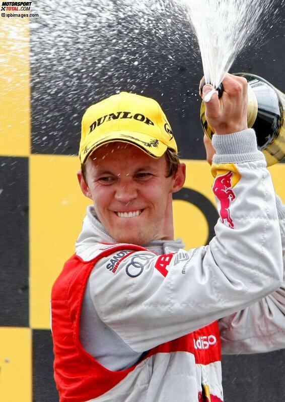 2009: Mattias Ekström (Audi) liegt bei Saisonhälfte vorn, doch DTM-Titelverteidiger Timo Scheider (Audi) kontert und fährt erneut zum Gesamtsieg.