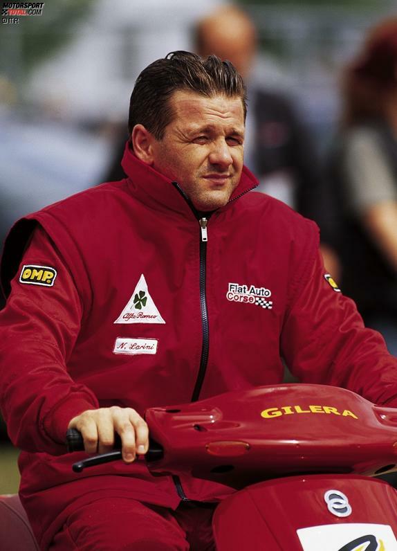 1993: Gleich vier Rennen vor Schluss steht fest: Nicola Larini (Alfa Romeo) ist der DTM-Fahrertitel nicht mehr zu nehmen. Er macht den Triumph an der Avus perfekt.