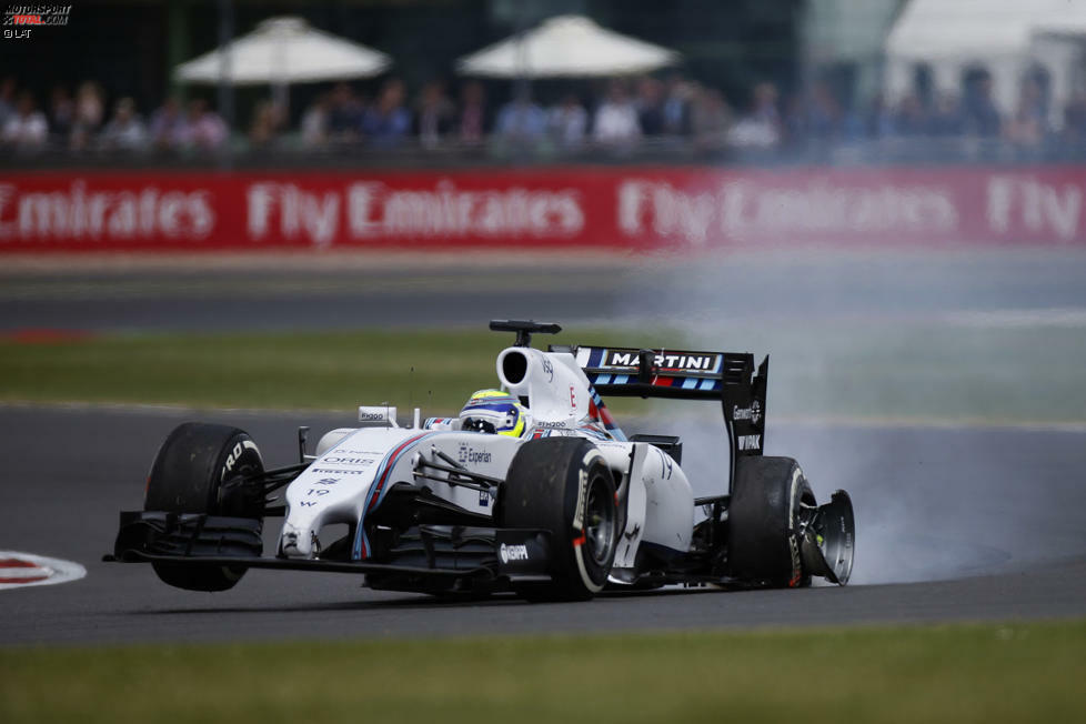 Für den getroffenen Massa ist das Rennen ebenso vorbei. Besonders schade für den Brasilianer, da es sein 200. Grand Prix in der Formel 1 ist. Auch er ist zum Glück unverletzt.