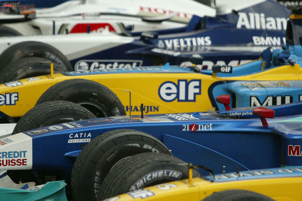 #1: Cockpits nach dem Reise-nach-Jerusalem-Prinzip - Michael Schumacher im Minardi: Es ist das am häufigsten zitierte Beispiel, als die FIA 2002 auf die groteske Idee kommt, die Piloten zu einem heiteren Tauschen der Cockpits zu verdonnern. Wäre der Vorschlag Realität, würde der Automobil-Weltverband die Fahrer auswählen und Rennen für Rennen rotieren lassen. Sobald jeder für jedes Team am Volant gewesen ist, gibt es ein Wünsch-dir-was: Jeder sucht sich ein Cockpit aus, streng nach der Reihenfolge im WM-Gesamtstand. Und nein, liebe Leser, es ist ausnahmsweise kein Aprilscherz von 'Motorsport-Total.com'!