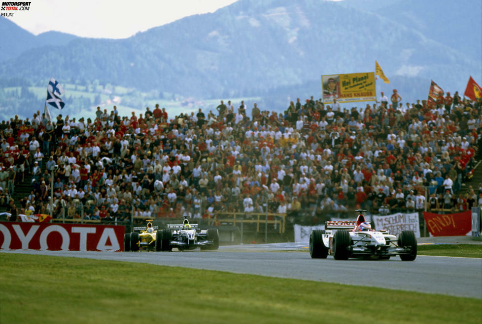 Die aktuelle Streckenkonfiguration deckt sich größtenteils mit dem früheren A1-Ring. Damals siegte dreimal in sieben Rennen der Fahrer, der von der Pole-Position gestartet war. Jacques Villeneuve gewann 1997 von der Pole-Position aus, genau wie Mika Häkkinen 2000 und Michael Schumacher 2003. Nur einmal siegte ein Fahrer, der von weiter hinten als Startplatz drei losfuhr: David Coulthard kam bei seinem Sieg 2001 von Startposition sieben.