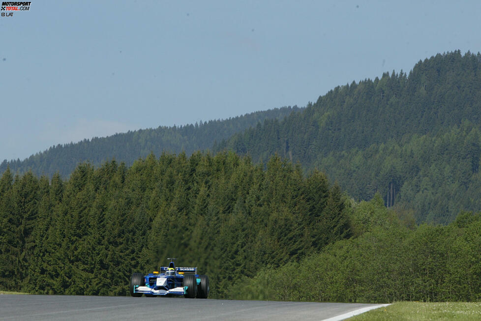 Fernando Alonso ist bisher zweimal in Spielberg gefahren – 2001 mit Minardi und 2003 mit Renault. Beide Male kam er nicht über die Distanz. Bei seinem ersten Österreich-Rennen schied er nach 38 Runden mit Getriebeproblemen aus. Beim zweiten Mal bedeuteten Motorenprobleme nach 44 Runden das Aus für ihn.