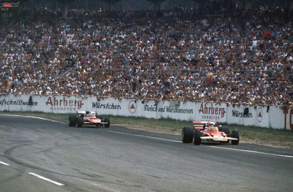 Das Formel-1-Debüt von Hockenheim fand am 2. August 1970 statt. Der Events war aufgrund von Sicherheitsmängeln am Nürburgring nach Baden-Württemberg verlegt worden. Jochen Rindt holte seinerzeit den ersten Sieg. Es sollte jedoch sein letzter Formel-1-Erfolg vor seinem tragischen Tod beim italienischen Grand Prix fünf Wochen später sein.