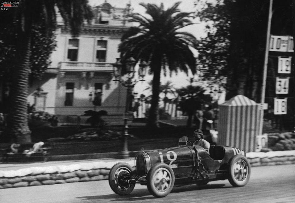 In diesem Jahr findet zum 61. Mal ein Großer Preis der Formel 1 in Monaco statt. Das erste Rennen wurde allerdings schon im Jahr 1929 gefahren und von William Grover-Williams gewonnen.