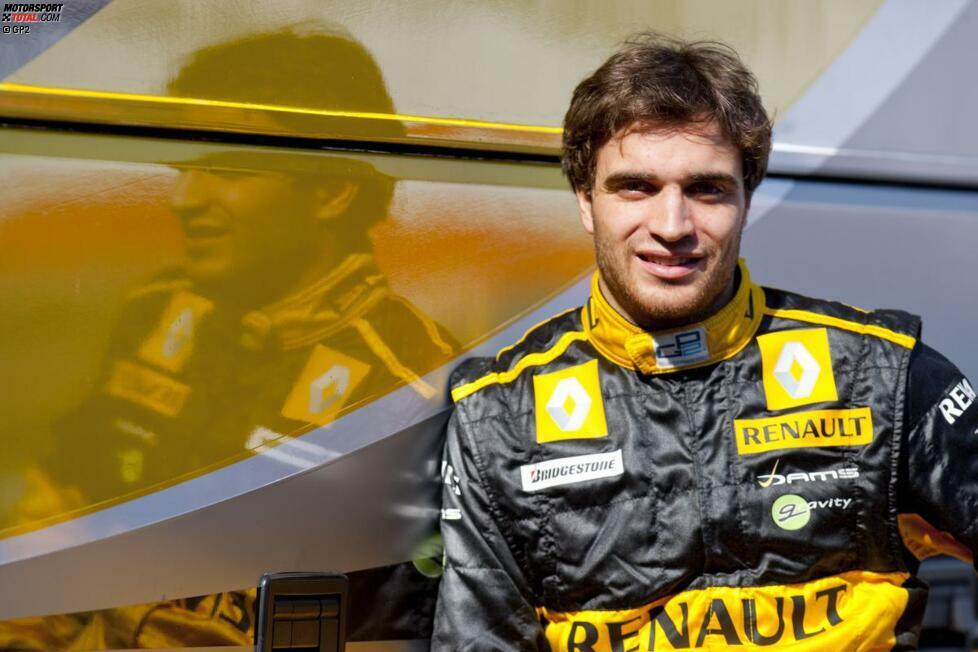 Die Formel-1-Karriere des einmaligen GP2-Siegers steht unter keinen günstigen Vorzeichen: Im unterlegenen Marussia hatte es Jerome d'Ambrosio schwer, sich in Szene zu setzen. Das Gleiche gilt für seinen einmaligen Einsatz für Lotus. Seine Formel-1-Zeit bleibt ohne Punkt, doch in der Formel E schwingt er sich zum Rennsieger auf.