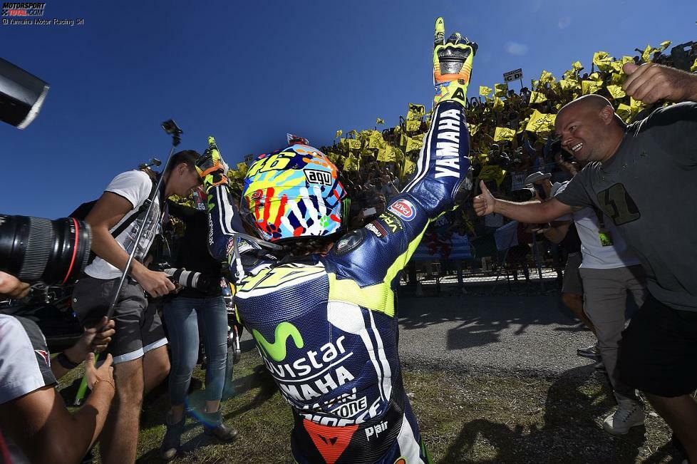 Es ist der erste Saisonsieg für Yamaha. Außerdem hat Rossi klassenübergreifend nun über 5.000 WM-Punkte gesammelt - einsamer Rekord!