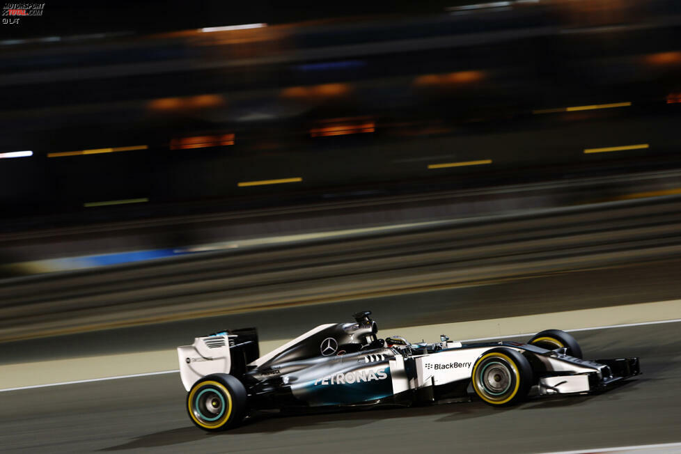 Rückschlag Nummer 2: Hamilton verschenkt in Bahrain mit einem eigenen Fehler die mögliche Pole. Weil er im entscheidenden Versuch in der ersten Kurve über das Ziel hinausschießt, geht der Qualifying-Sieg an Rosberg. Im Rennen kann Hamilton den Deutschen allerdings in einem knallharten Duell niederringen.