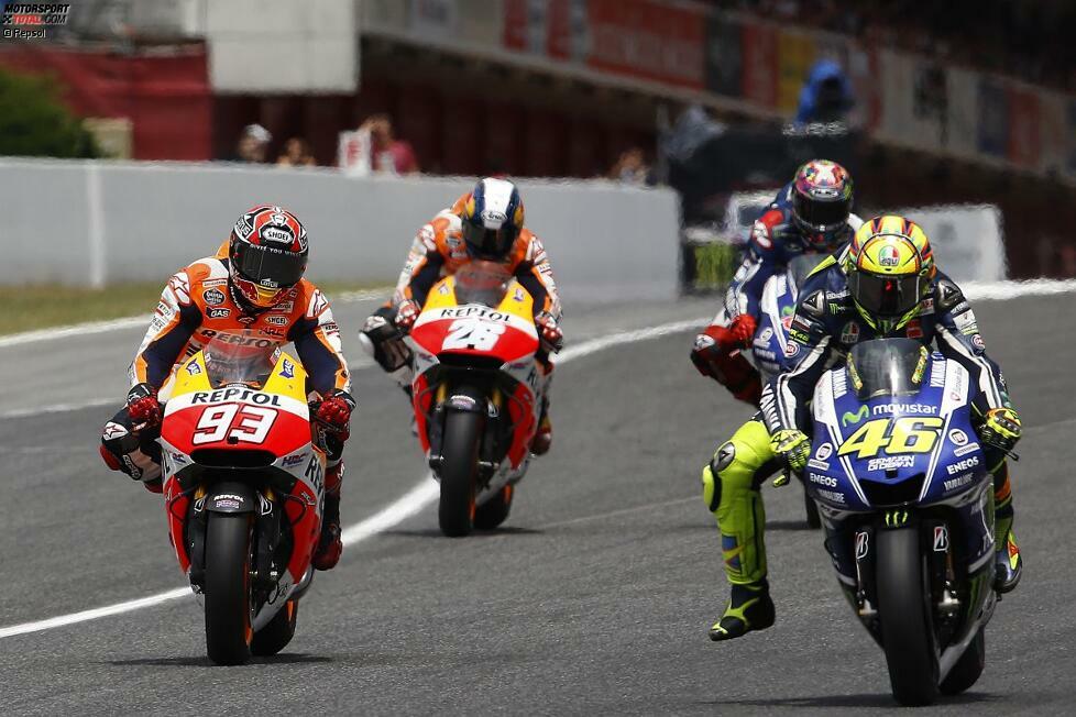 Valentino Rossi führt das Rennen lange an...