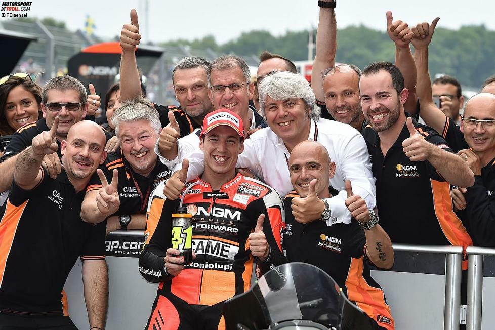 Schließlich sorgt Aleix Espargaro für die große Sensation: Der Spanier erobert seine erste Pole-Position in der WM. Zum ersten Mal steht auch ein Open-Motorrad auf dem besten Startplatz.