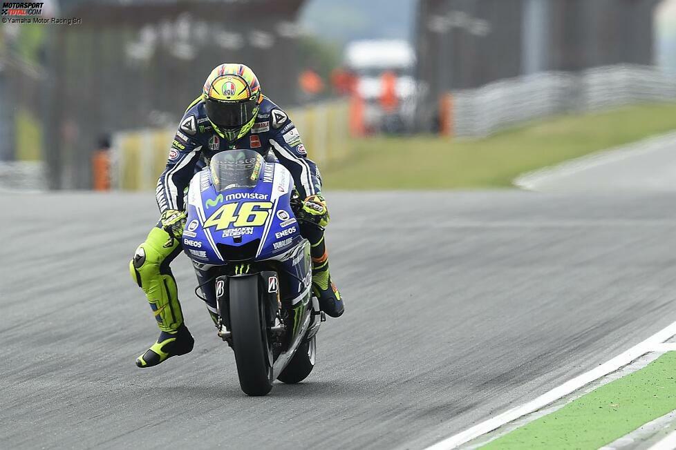 Teamkollege Valentino Rossi fährt ein einsames Rennen und wird Vierter. Dadurch verliert er Platz zwei in der Fahrerwertung und geht als WM-Dritter in die Sommerpause.