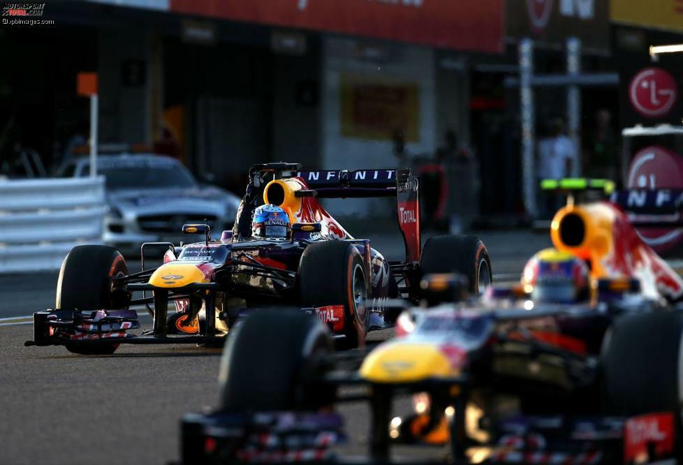 Der Heppenheimer kann am Ende zwar seinem neunten Saisonsieg feiern, Alonso erhält sich mit dem vierten Rang jedoch die rechnerische Chance ihn auf dem Weg zum vierten Titel noch einzuholen.