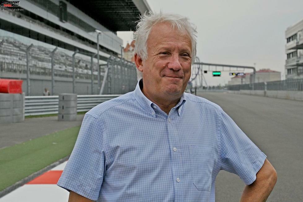 FIA-Rennleiter Charlie Whiting erteilt Sotschi am 19. August 2014 die notwendige Lizenz für die Austragung von Formel-1-Rennen