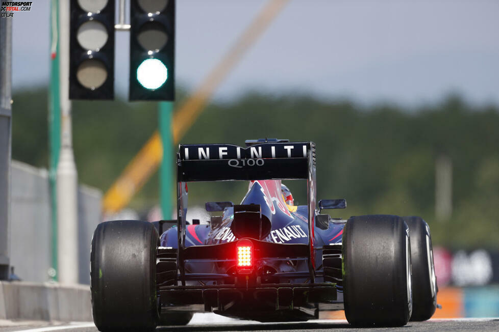 Am Kräfteverhältnis ändert diese Maßnahme zunächst aber nichts. Sebastian Vettel (Red Bull) eröffnet das Rennwochenende mit zwei Bestzeiten in den Freien Trainings am Freitag.