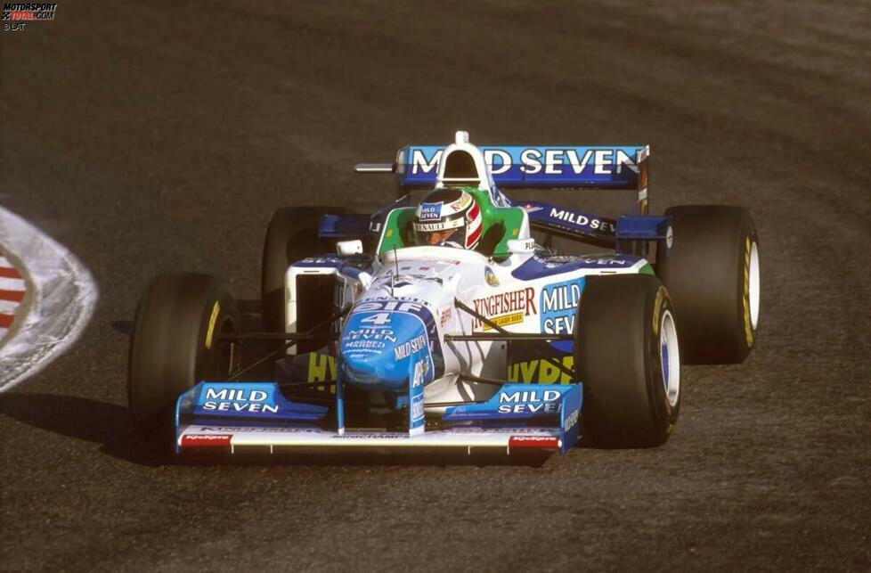 ... im Winter 1995/96 übernimmt. Mit dem B196 tut sich der Österreicher aber über weite Strecke der Saison schwer. Das nervöse Heck bereitet ihm anders als Schumacher große Probleme.