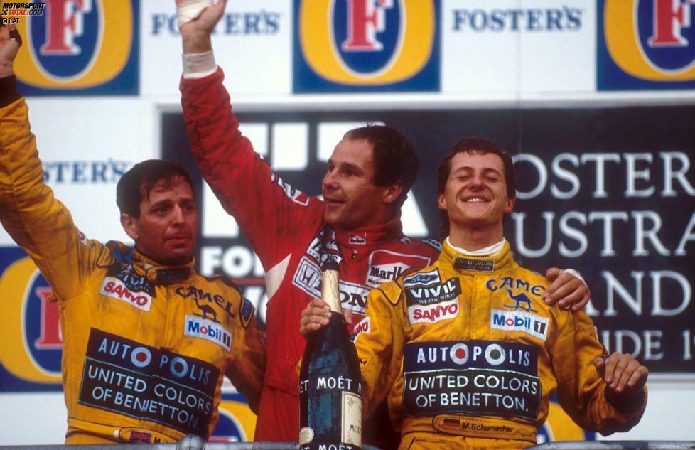 ... beim Saisonfinale in Adelaide. Mit dem Österreicher auf dem Podest: Die beiden Benetton-Piloten Michael Schumacher und Martin Brundle. Bergers dritter McLaren-Sieg bleibt sein letzter, denn im Winter wechselt er ...