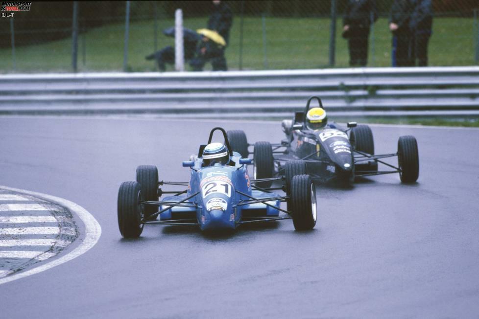 1999 steigt der damals 20-Jährige in den Formelsport ein. Er fährt Formel Ford und beendet die Europameisterschaft an fünfter Stelle der Gesamtwertung. Jetzt wird es Zeit, in echte Rennautos zu wechseln!