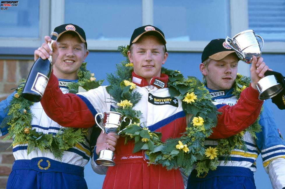Im Alter von 20 Jahren gewinnt Kimi seine ersten vier Formel-Renault-Rennen und damit auch den Wintercup in Großbritannien. Im Jahr 2000 holt er sich den Titel in der Britischen Formel-Renault-Meisterschaft mit sieben Siegen in zehn Rennen.