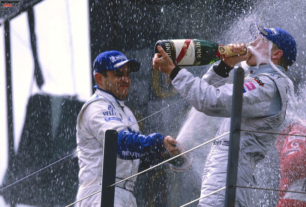 Es stellt sich heraus: Räikkönen ist die goldrichtige Entscheidung. Gleich bei der McLaren-Premiere in Australien 2002 fährt er mit schnellster Rennrunde erstmals auf das Formel-1-Podium, hinter Michael Schumacher und Juan Pablo Montoya.