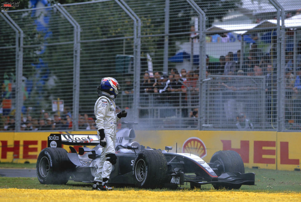 Die Saison 2004 fällt in die Kategorie Pleiten, Pech & Pannen. Vor allem der Mercedes-Motor verraucht in beunruhigender Regelmäßigkeit. Am Ende wird er WM-Siebter. Schwacher Trost: Der Sieg im Teamduell gegen David Coulthard.