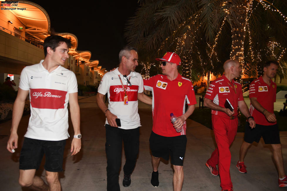 ... von wegen! Auch mit 39 Jahren hat Räikkönen nicht genug. Der Finne will noch nicht in Rente gehen und heuert daher für zwei Jahre bei seinem Ex-Team Sauber an. Das heißt 2019 Alfa Romeo. Charles Leclerc wird sein Nachfolger bei Ferrari.