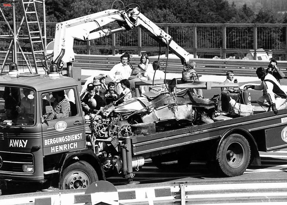 Am 1. August 1976 verunglückte Niki Lauda auf der Nordschleife des Nürburgring, zwischen der Passage des Adenauer Ortsteils Breidscheid und dem Bergwerk. Nach dem Einschlag in die Böschung mit rund 220 km/h ging der Ferrari 312T2 in Flammen auf, knapp 200 Liter Benzin entfachten ein Inferno. Die Fahrerkollegen Brett Lunger, Harald Ertl und Guy Edwards versuchten verzweifelt, ihren Fahrerkollegen zu retten.