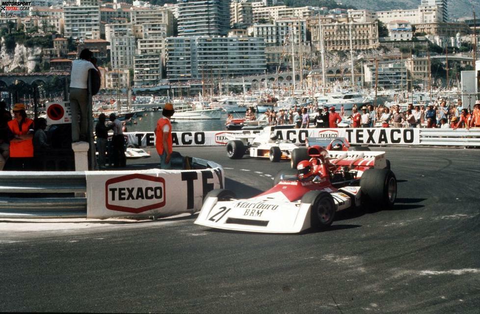 Für seinen Traum hatte er sich mit seiner Familie und besonders mit seinem Vater, einem einflussreichen Industriellen, komplett überworfen. Der Wagemut zahlte sich aus. 1973 gelang Lauda beim Monaco-Grand-Prix der Durchbruch. Für seinen neuen Arbeitgeber BRM fuhr er auf Platz drei und düpierte dabei Jacky Ickx. Enzo Ferrari war dieser Auftritt nicht entgangen.