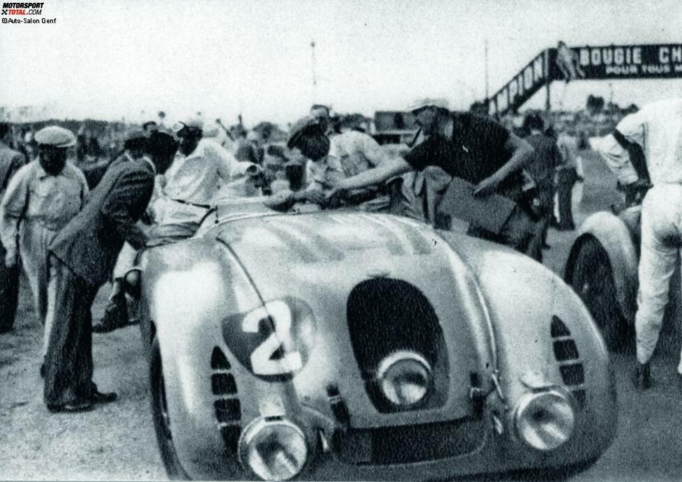 1937: Bugatti Typ 57 - Ganz im Zeichen des Zweikampfes der beiden französischen Hersteller Bugatti und Delahaye stand die 1937er-Auflage der 24 Stunden von Le Mans. Am Ende hatten die beiden Bugatti-Piloten Jean-Pierre Wimille und France Robert Benoist die Nase vorne.
